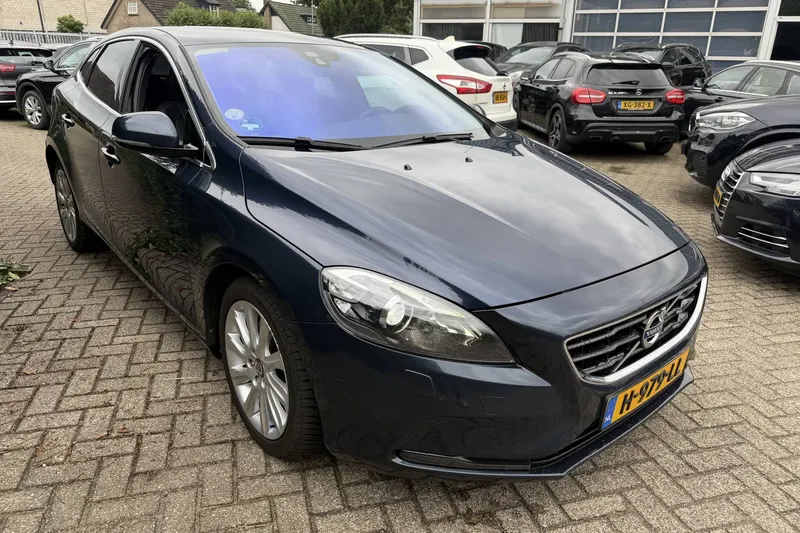 Volvo V40 (2015)