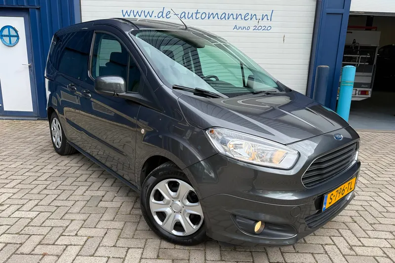 Ford Tourneo Courier (2015)