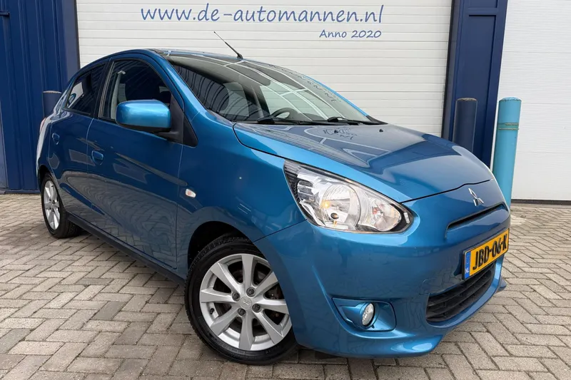 Mitsubishi Space Star (2013)
