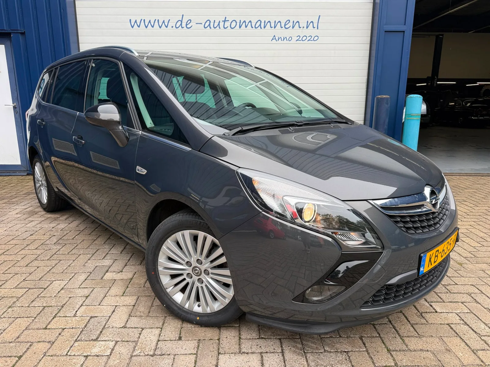 Opel Zafira Tourer (2016) — foto 1