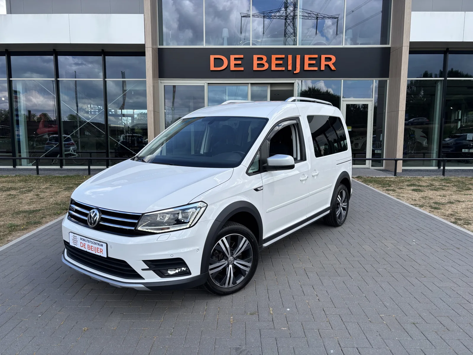 Volkswagen Caddy (2017) — foto 1