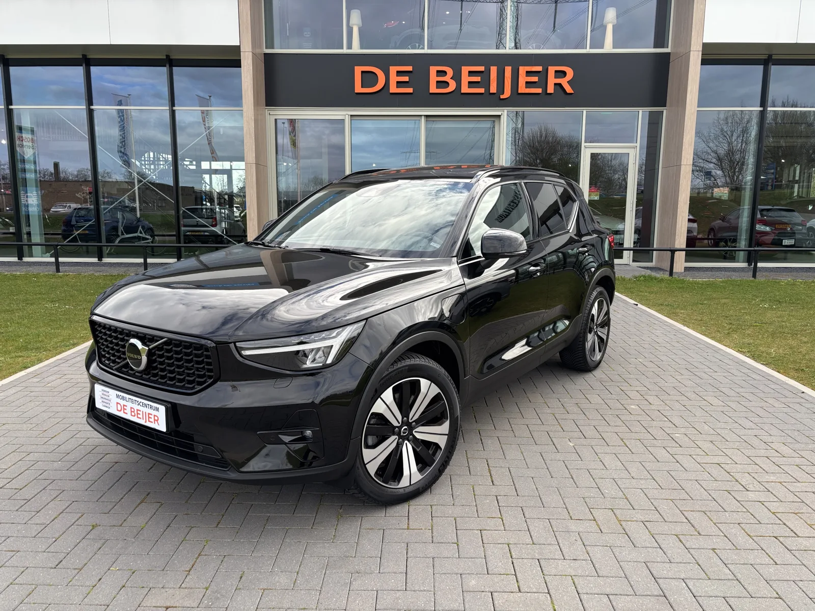 Volvo XC40 (2022) — foto 1
