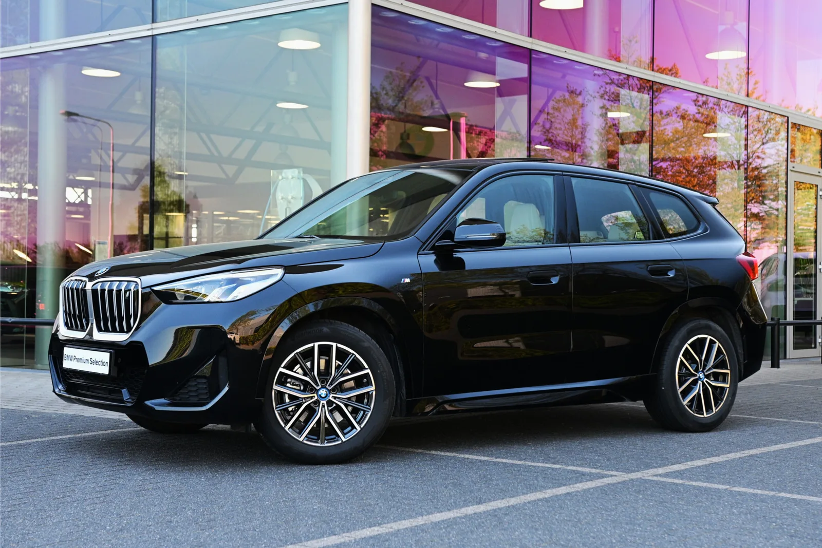 BMW iX1 (2022) — foto 1