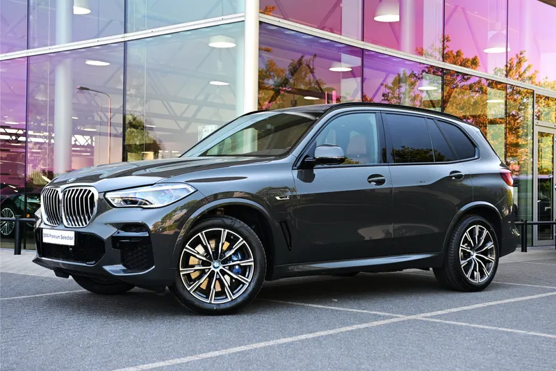 BMW X5 (2023)