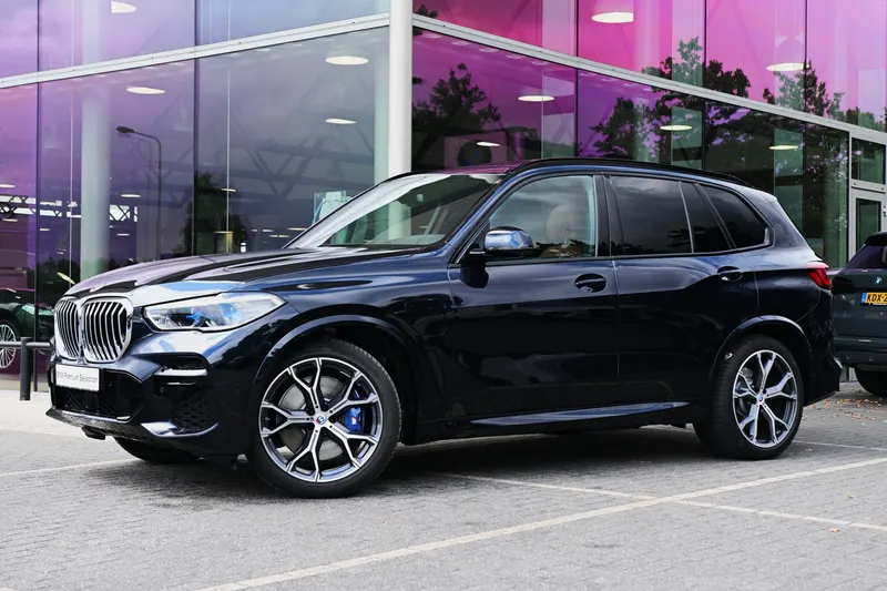 BMW X5 (2023)