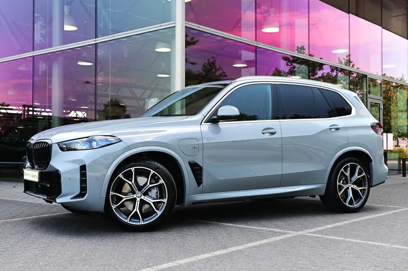 BMW X5 (2025)