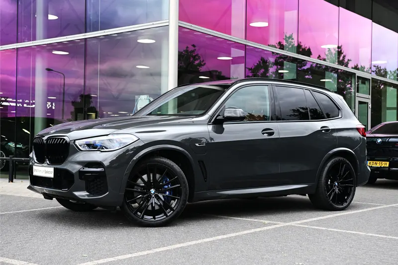 BMW X5 (2023)