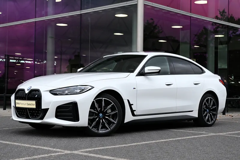 BMW i4 (2023)