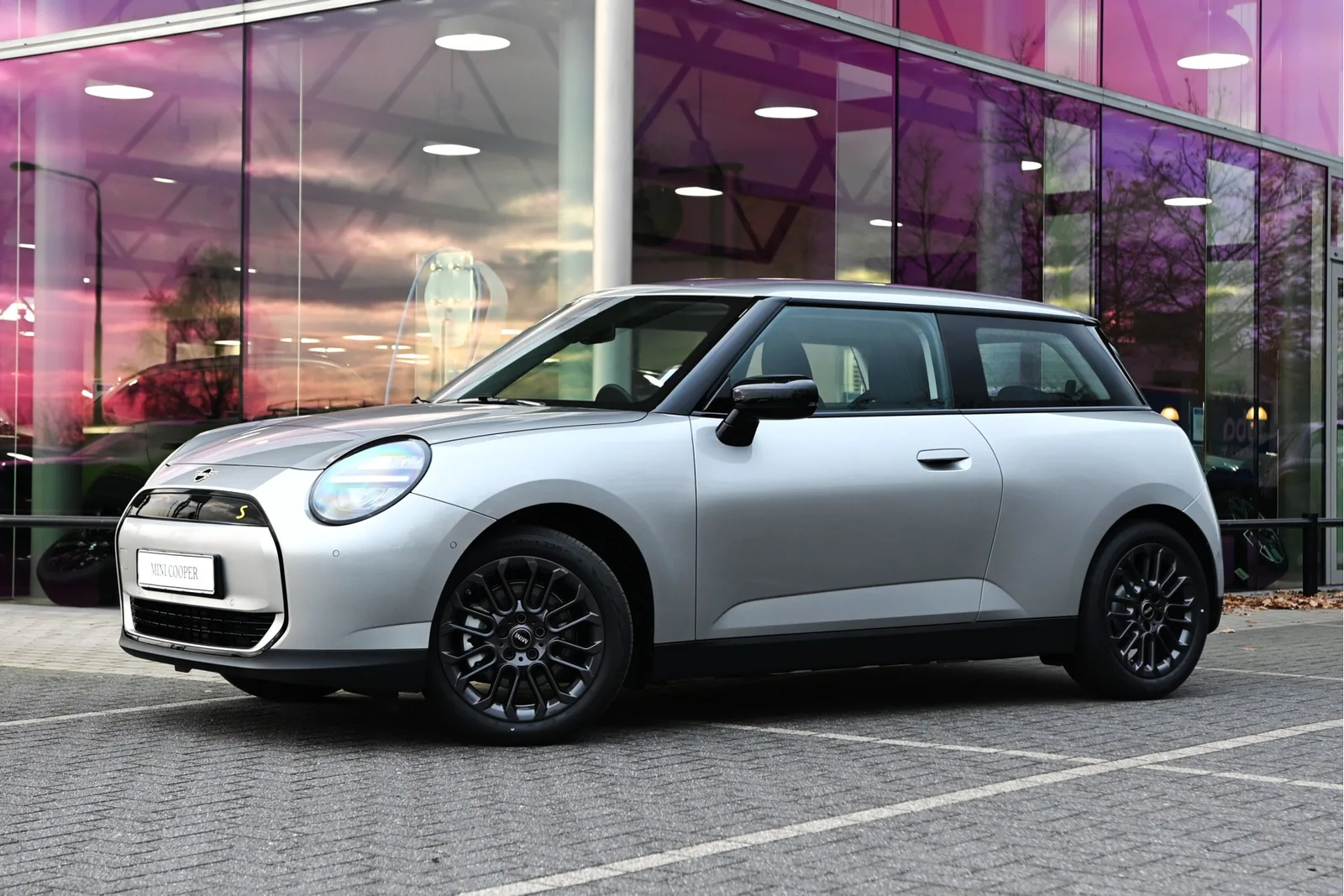 MINI Hatchback (2026) — foto 1