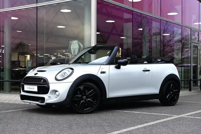 MINI Cabrio (2018)