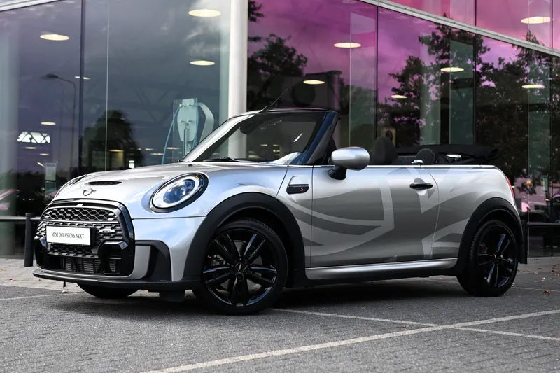 MINI Cabrio (2023)