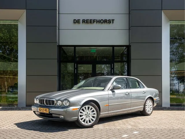 Jaguar XJ (2003) — foto 1