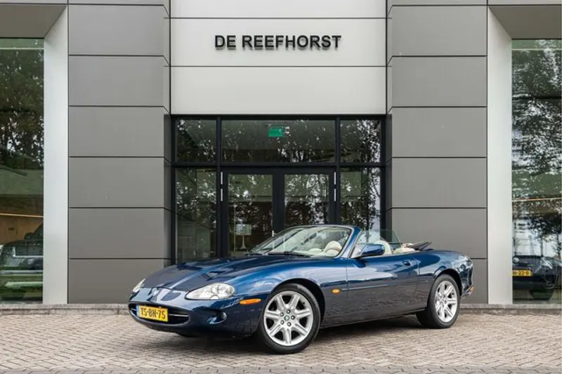 Jaguar XK8 (1998)