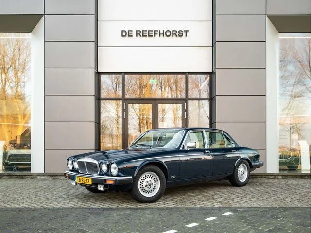Daimler Double Six (1991) — foto 1