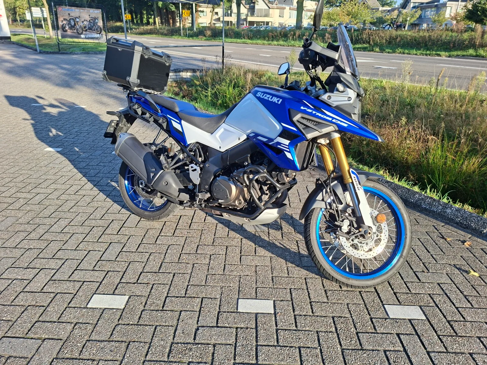 Suzuki V-Strom 1050DE (2023) — foto 1