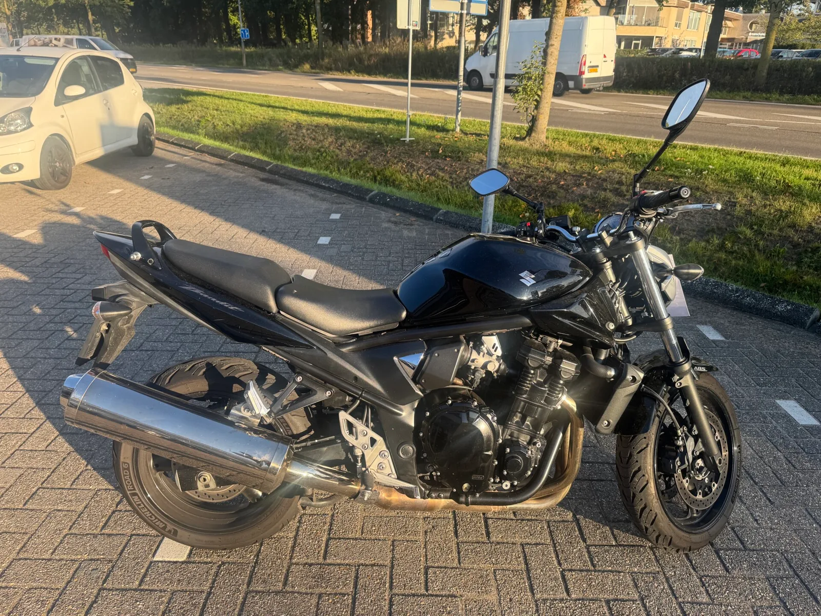 Suzuki GSF 650 Bandit (2011) — foto 1