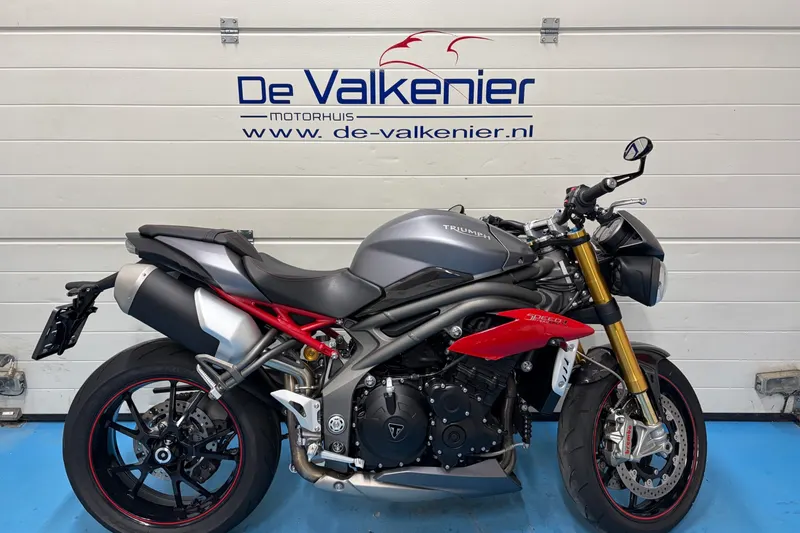 Triumph Speed TRIPLE R (2016)