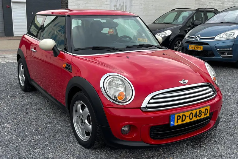 MINI One (2012)