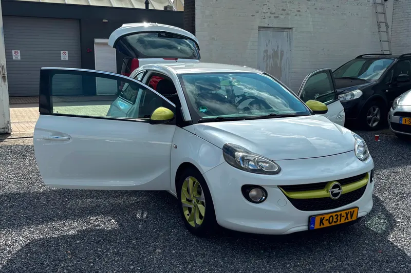 Opel Adam (2013)