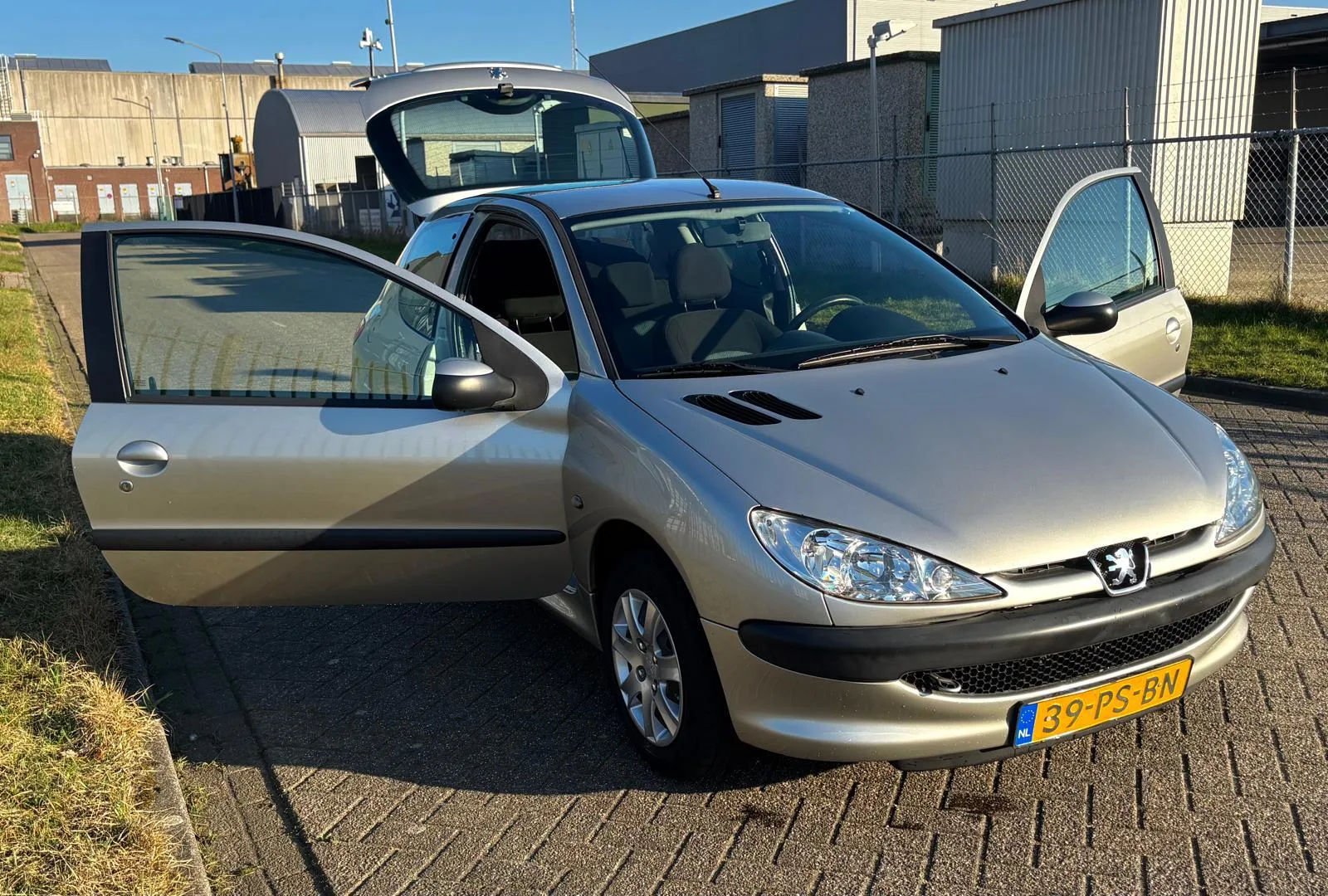 Peugeot 206 (2004) — foto 1