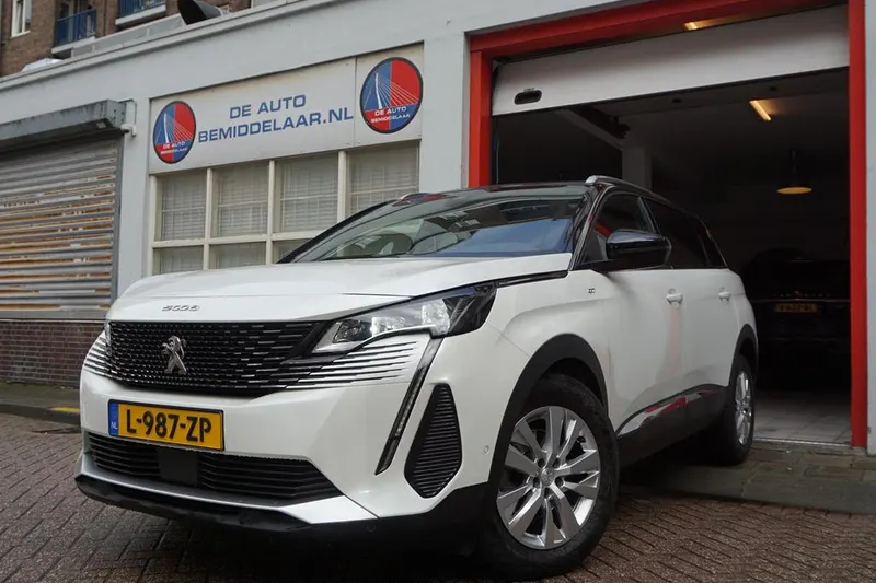 Peugeot 5008 (2021)