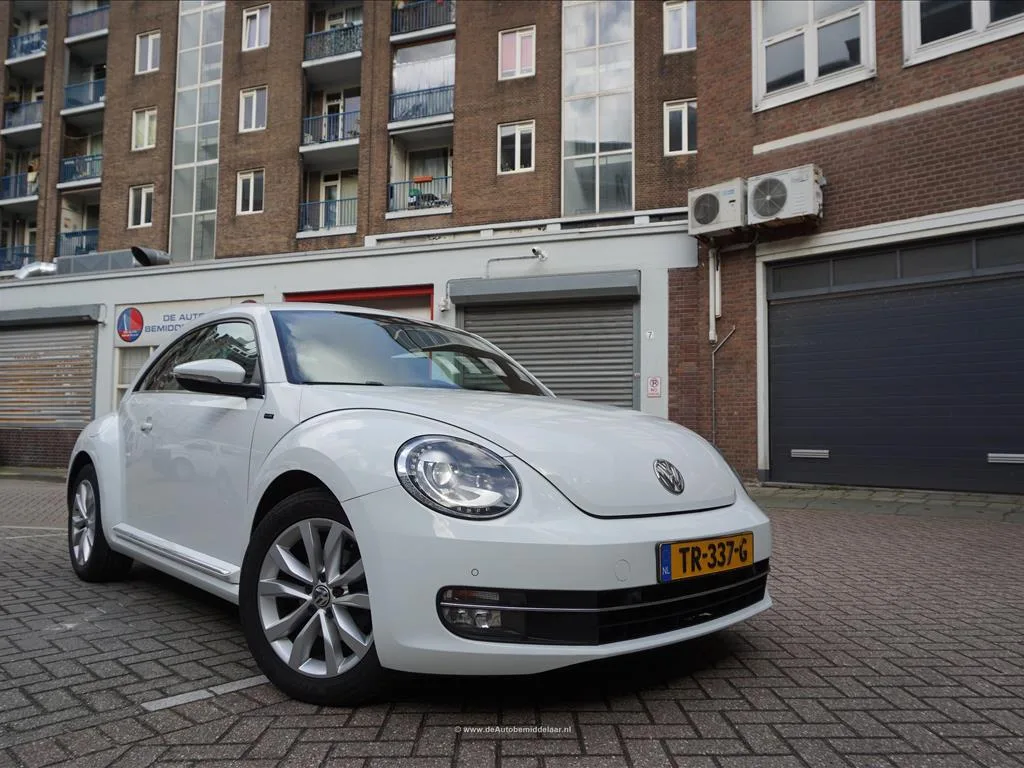 Volkswagen Beetle (2016) — foto 1