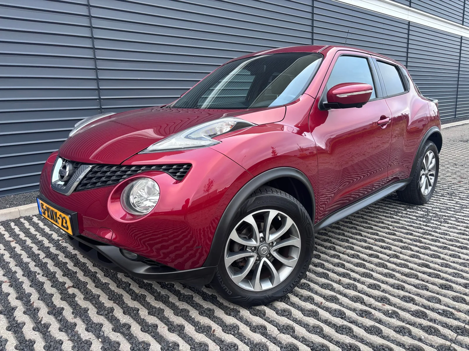 Nissan Juke (2014) — foto 1