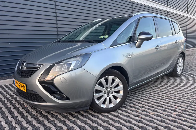 Opel Zafira Tourer (2012)
