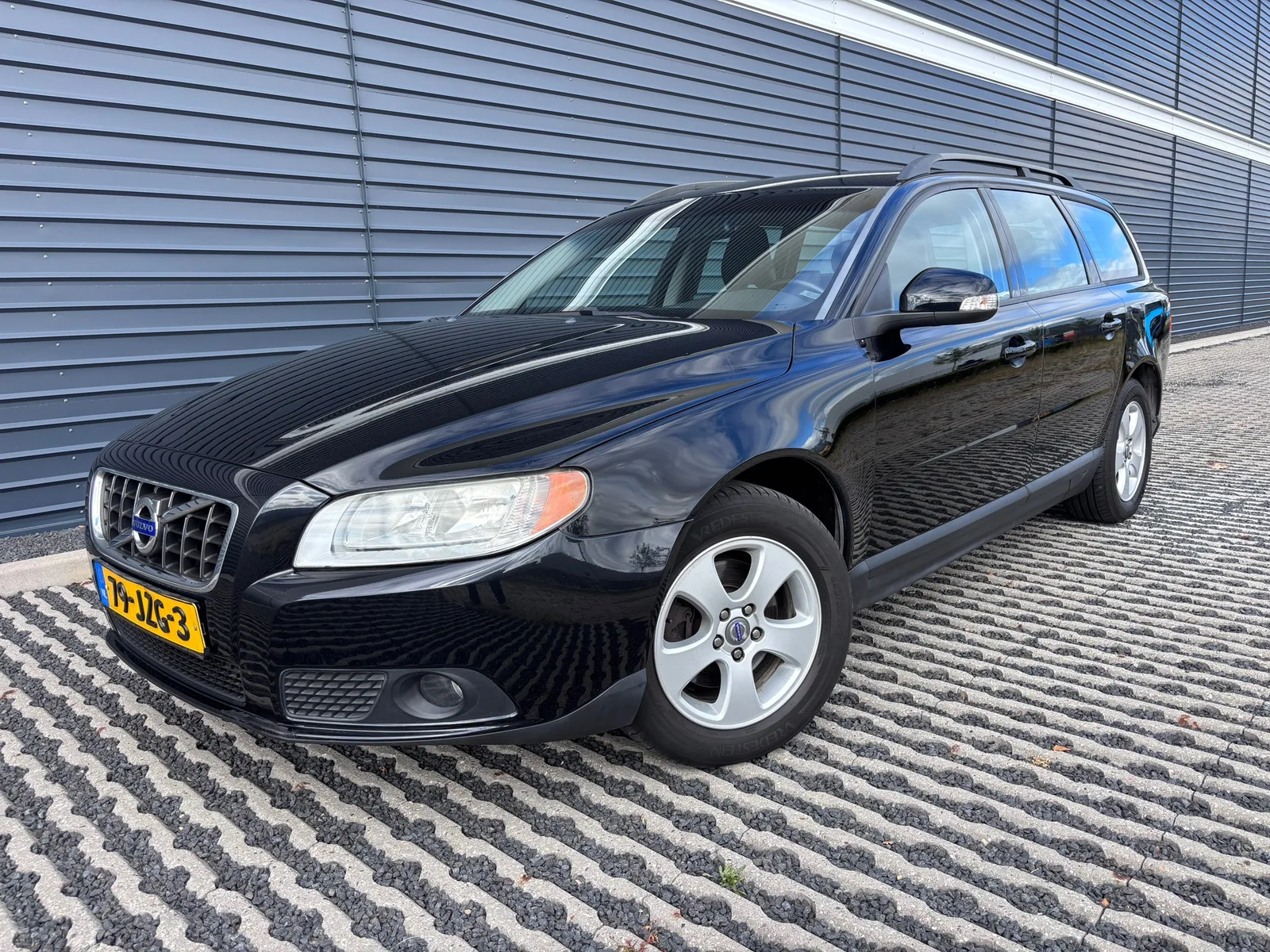 Volvo V70 (2009) — foto 1