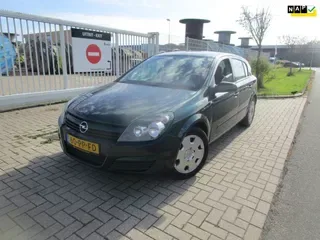 Opel Astra (2004) — foto 1
