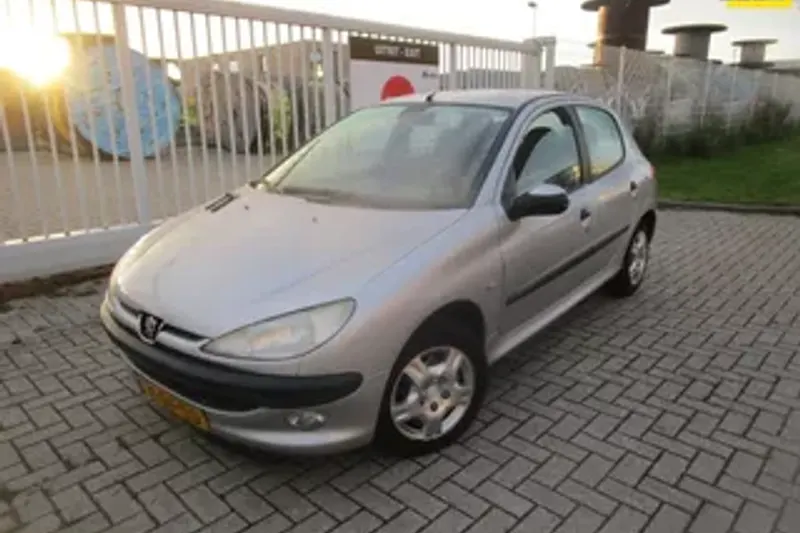 Peugeot 206 (1999)