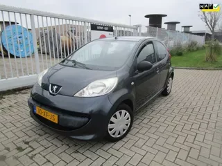 Peugeot 107 (2007) — foto 1