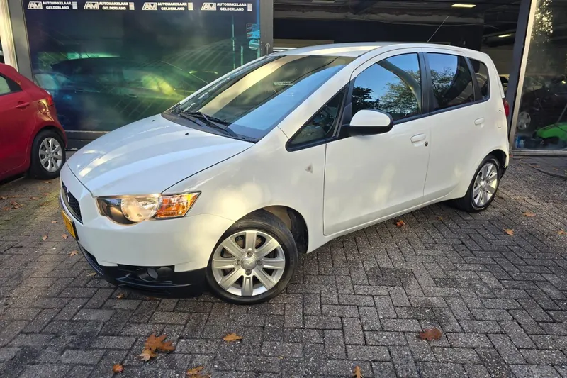 Mitsubishi Colt (2011)