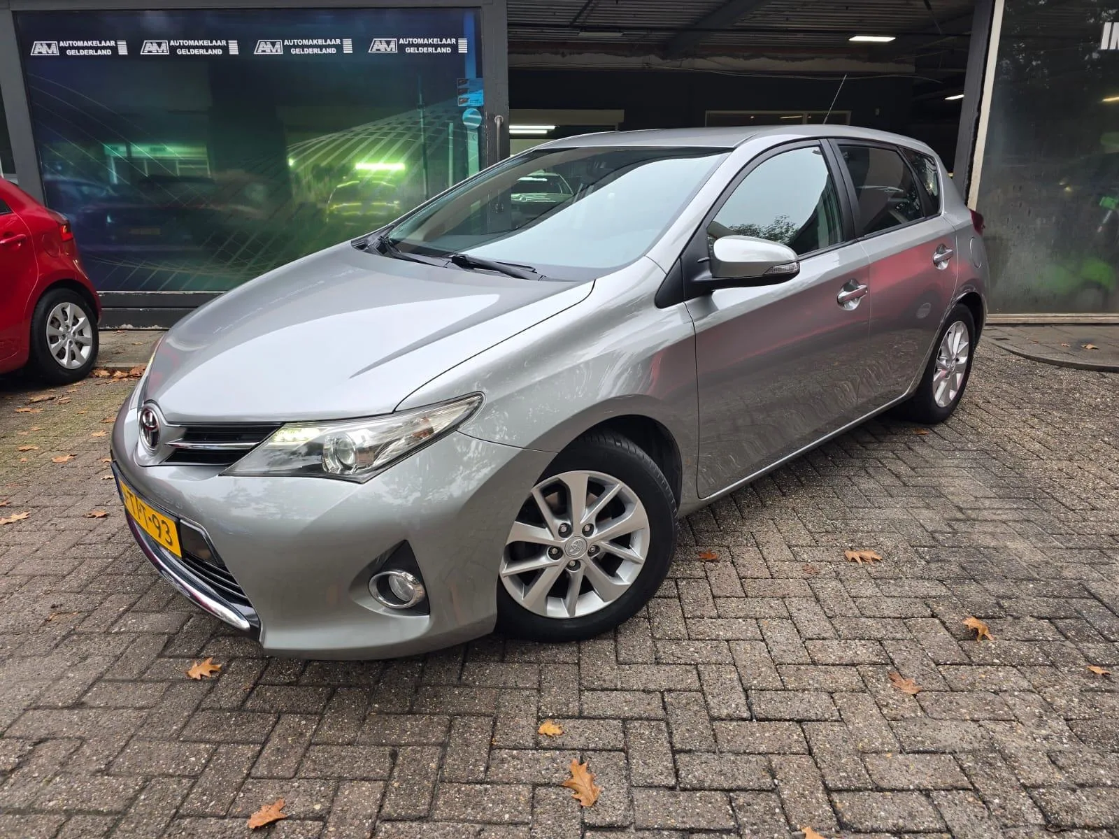 Toyota Auris (2014) — foto 1
