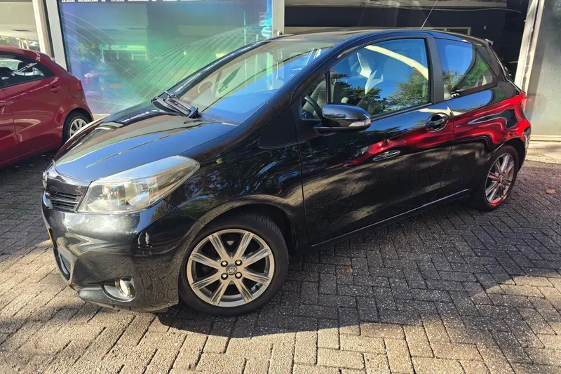 Toyota Yaris (2012)