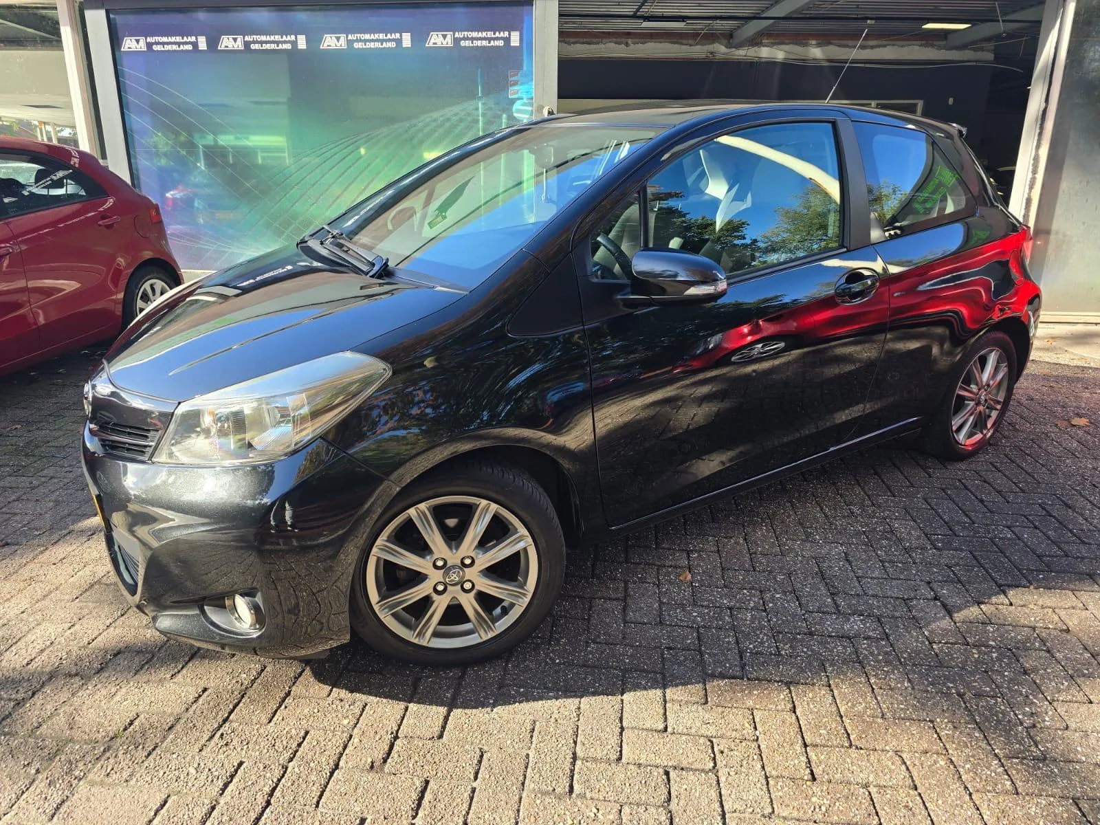 Toyota Yaris (2012) — foto 1