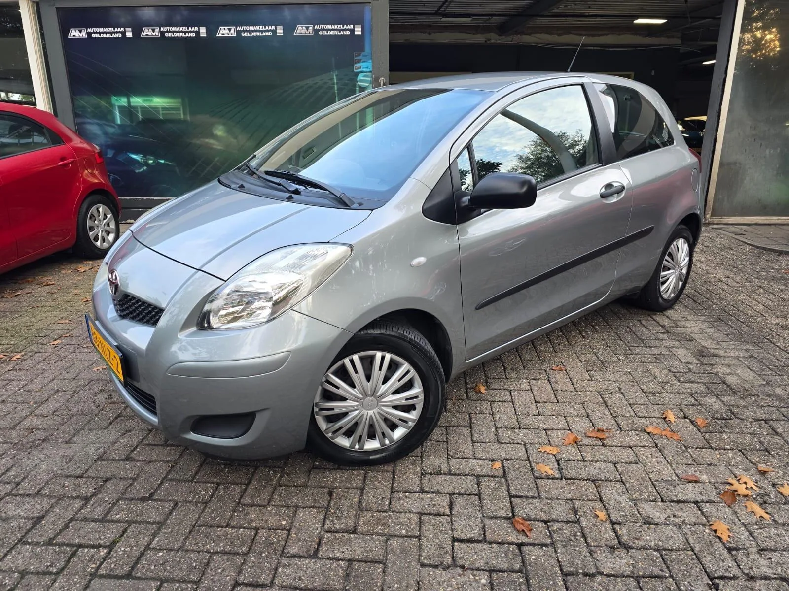 Toyota Yaris (2010) — foto 1