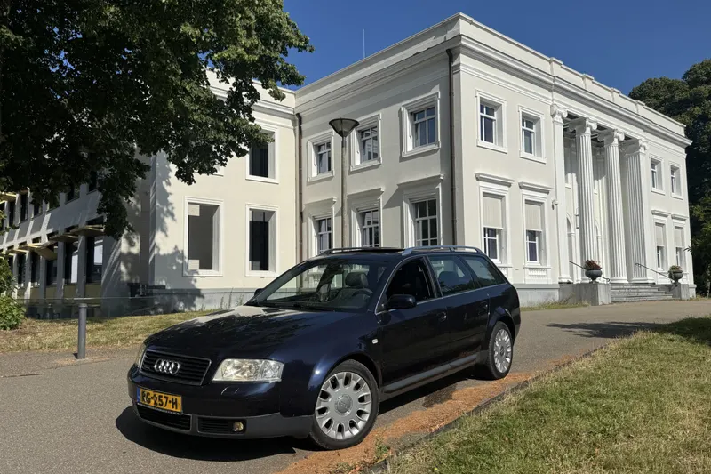 Audi A6 (2000)