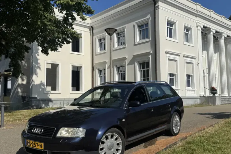 Audi A6 (2000)