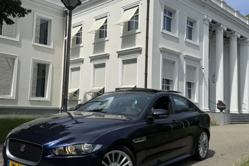 Jaguar XE (2016)