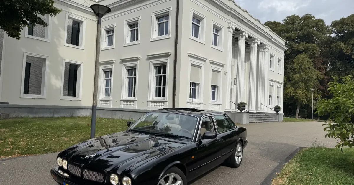 Jaguar XJ (2001) — foto 1