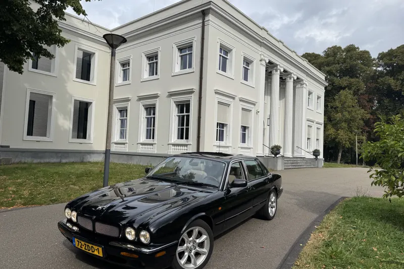 Jaguar XJ (2001)