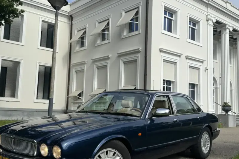 Jaguar XJ (1995)