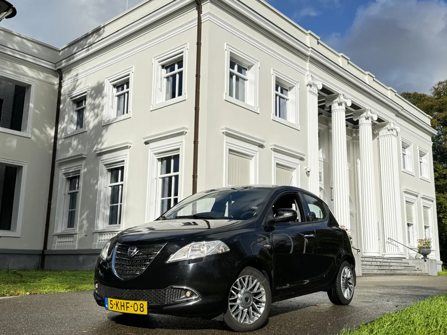 Lancia Ypsilon (2013) — foto 1
