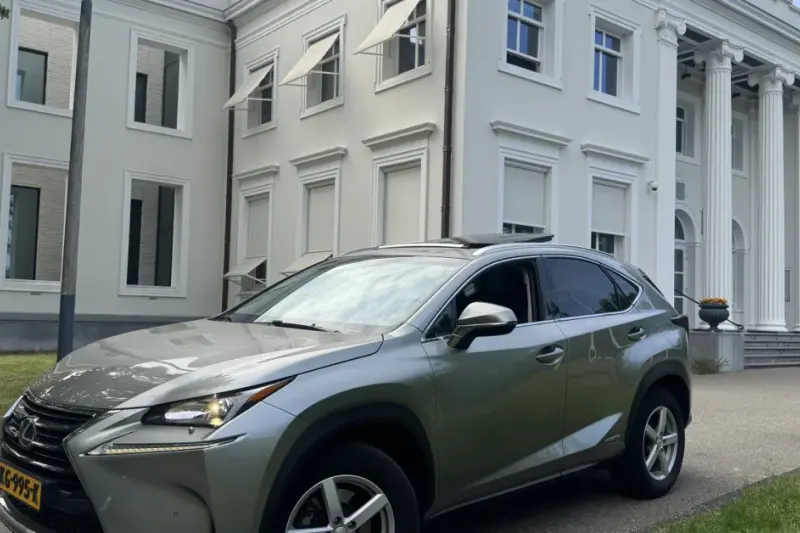 Lexus NX (2016)