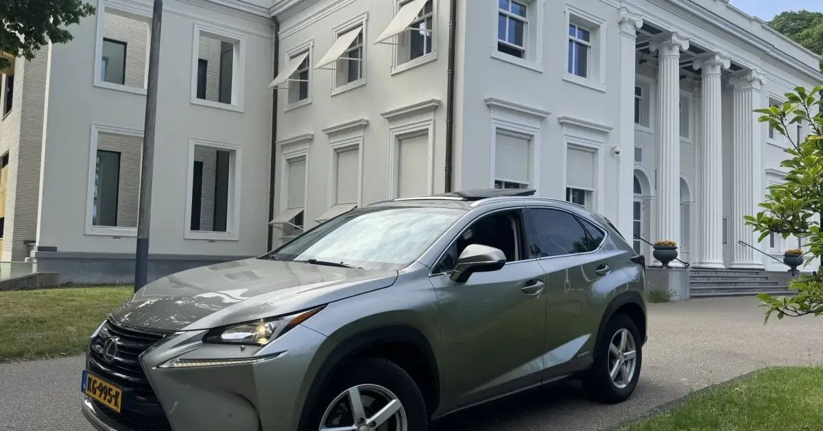 Lexus NX (2016) — foto 1