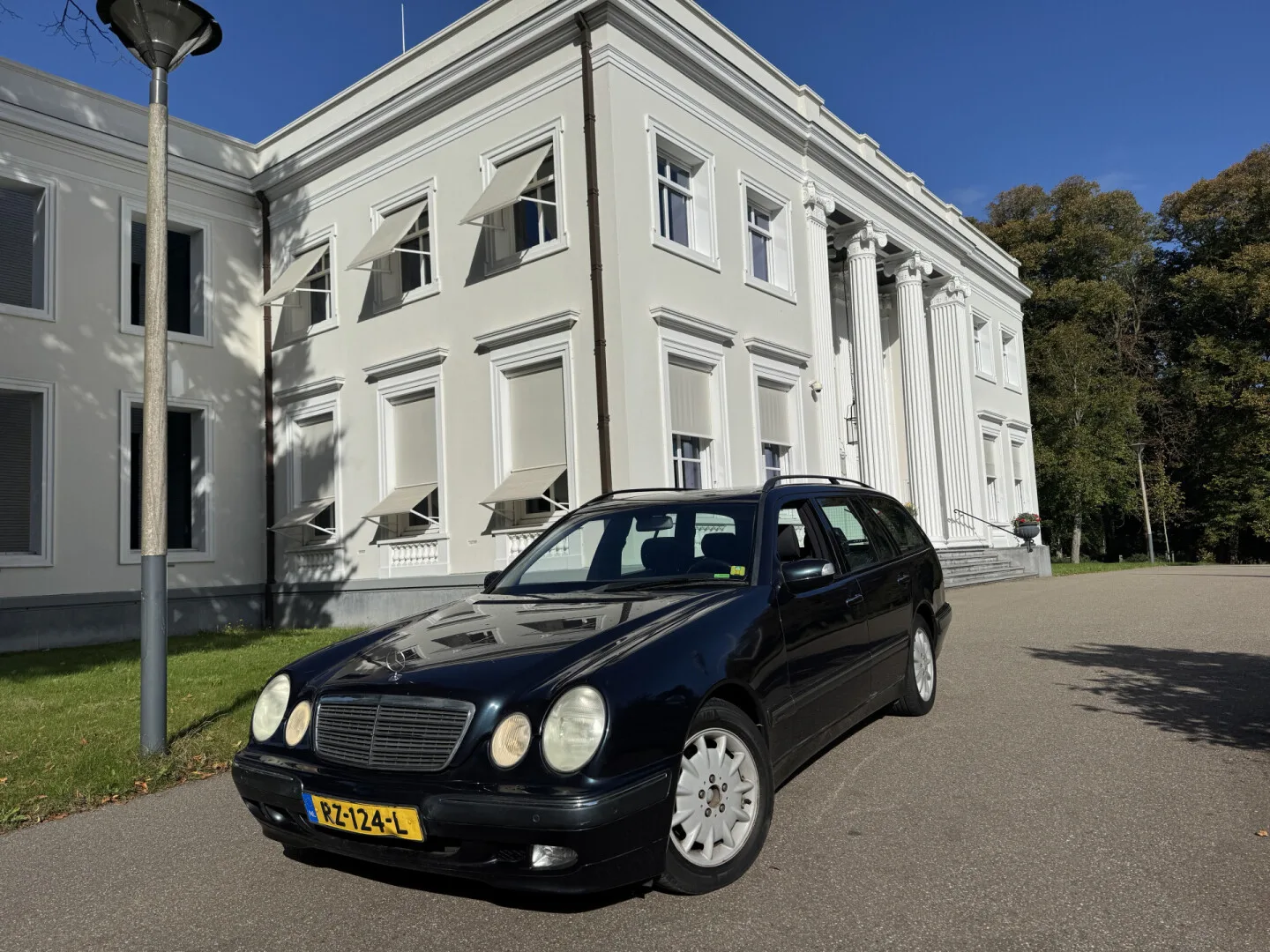 Mercedes-Benz E-Klasse (2002) — foto 1