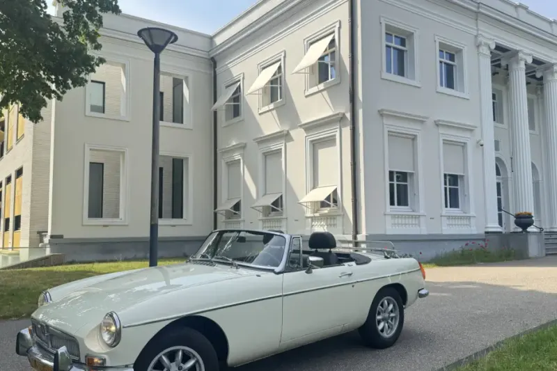 MG B (1979)