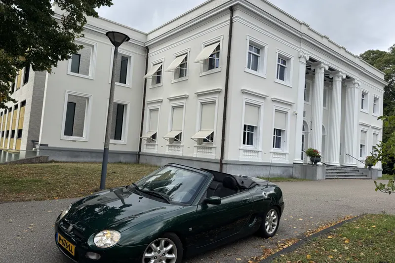 MG MG F (2000)