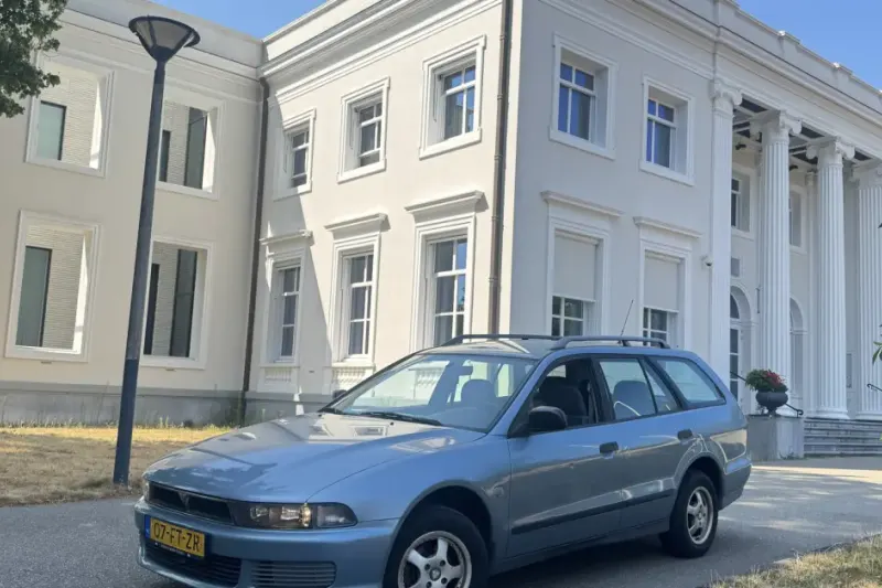 Mitsubishi Galant (2000)